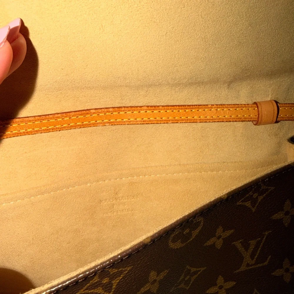 Louis Vuitton Brown Monogram Crossbody Wallet - Picture 12 of 16